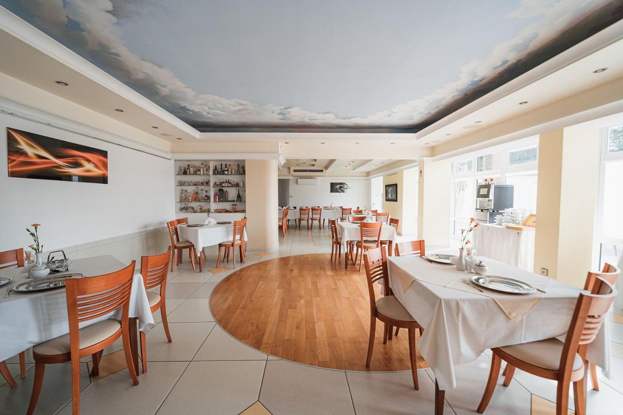 Elita Hotel & Restauracja Iwonicz-Zdrój Exteriör bild
